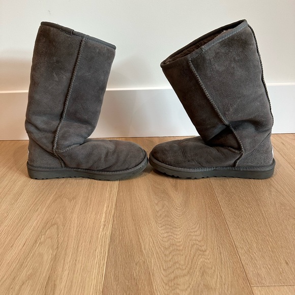 UGG classic tall boots grey suede size 7 - Picture 2 of 5
